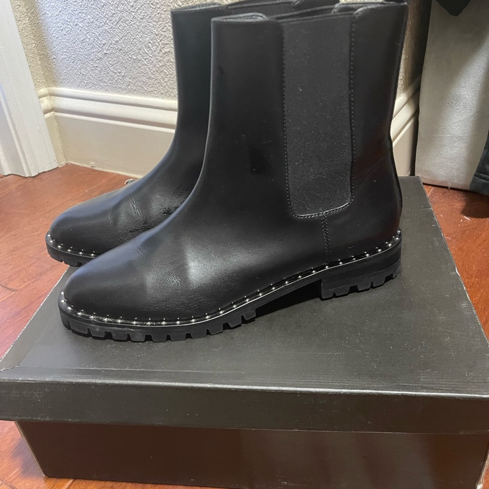 Saks fifth avenue booties sz 8.5 black